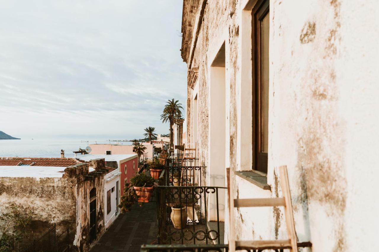 Hotel I Cinque Balconi Santa Marina Salina Bagian luar foto